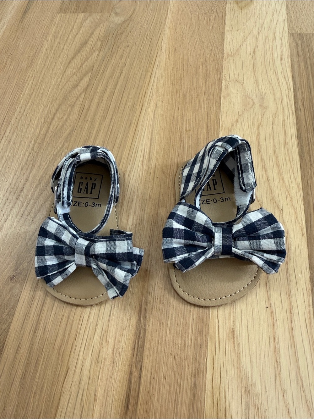 GAP Navy and White Plaid Bow Baby Sandals